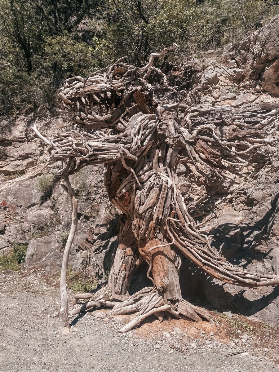 Сама любимая моя скульптура Дракон