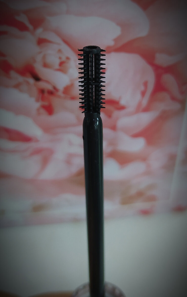 FAN! VOLUME ПЫШНЫЕ РЕСНИЦЫ С ЭФФЕКТОМ ОБЪЁМА