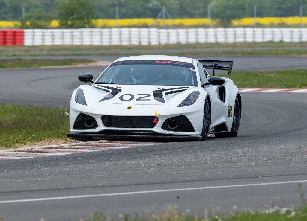 Lotus Emira