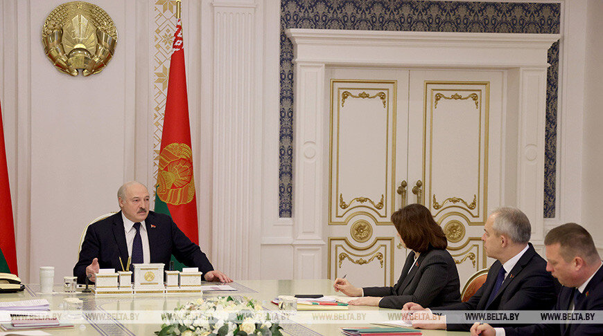    Во время совещания