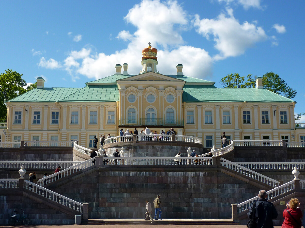 Большой (Меншиковский) дворец