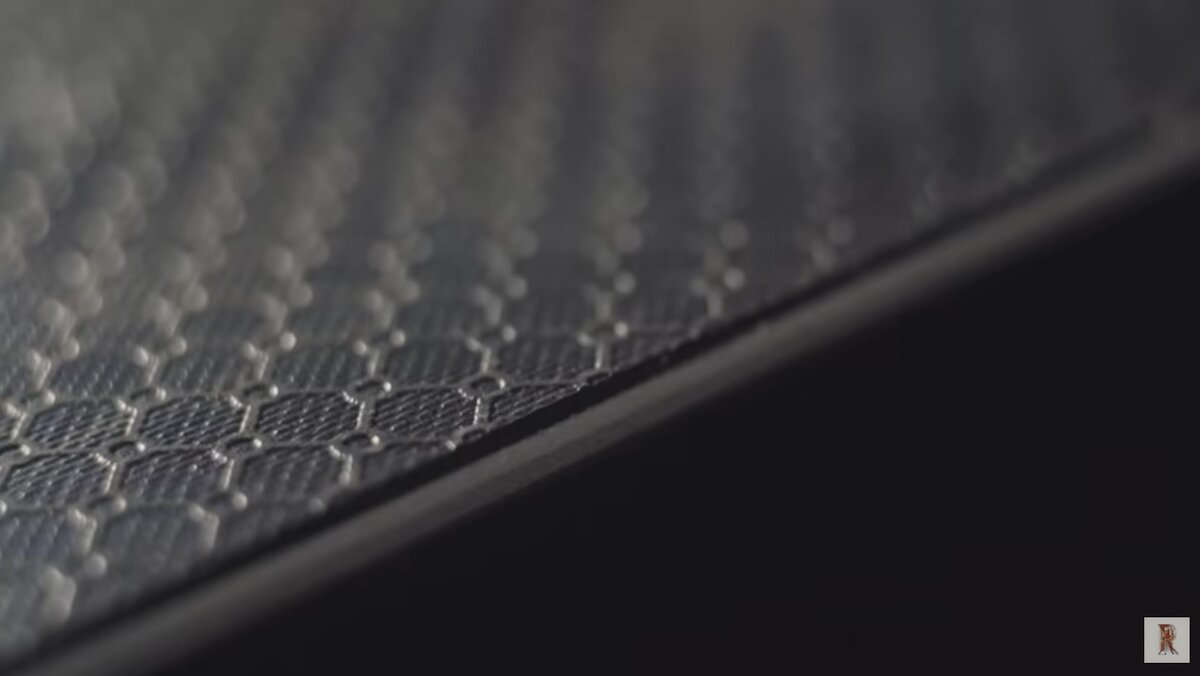 Кварц-виниловый ламинат с встроенной подложкой у основания