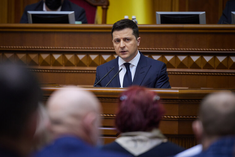    Президент Украины призвал к захвату Крыма в своем новогоднем обращении