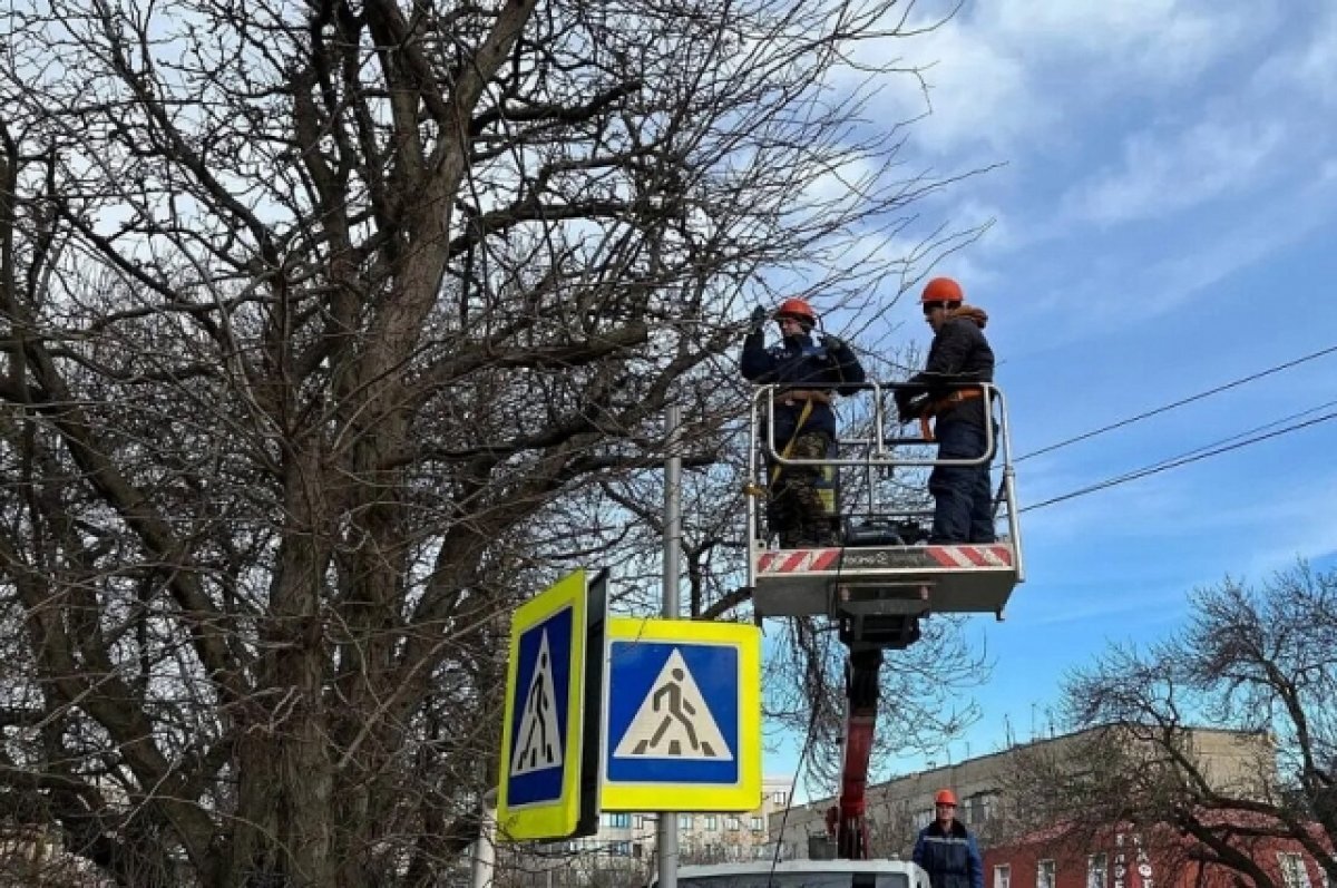    В Мысхако по поручению губернатора появилось освещение пешеходных переходов