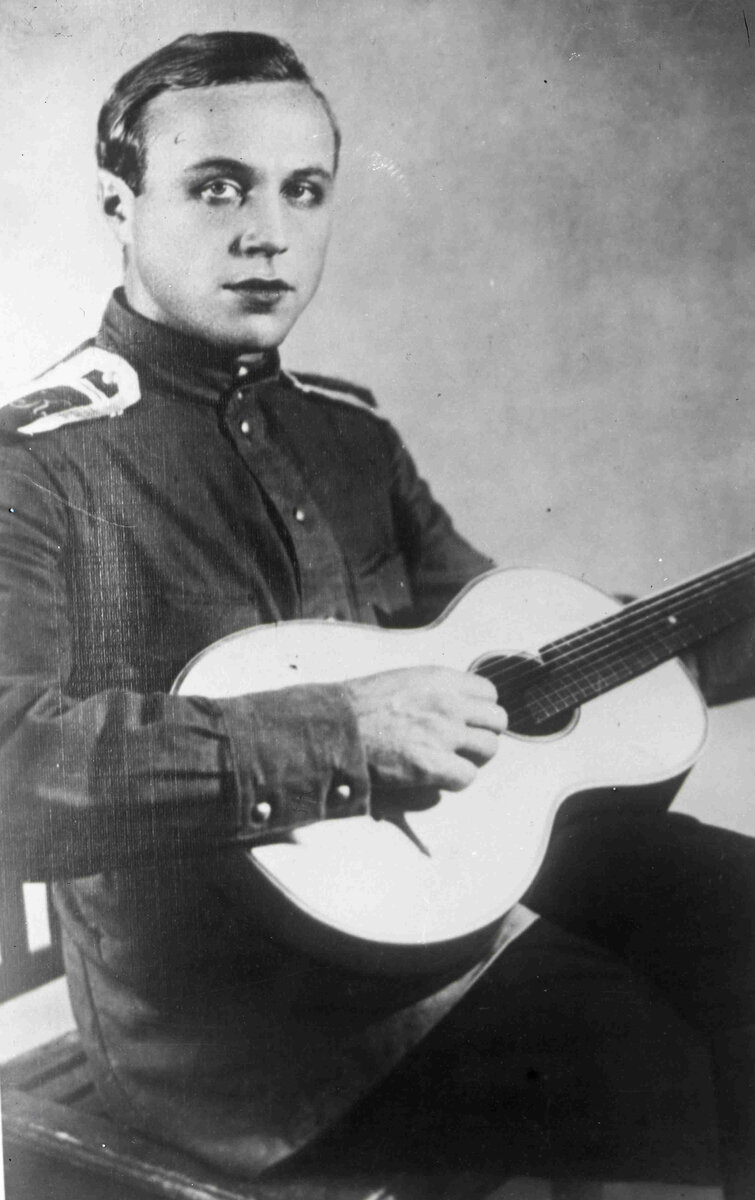 В роли Николки в спектакле «Дни Турбиных», 1926 г.