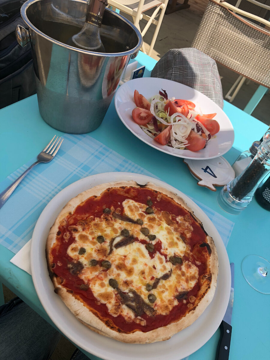 Пицца Наполи в естественной среде обитания