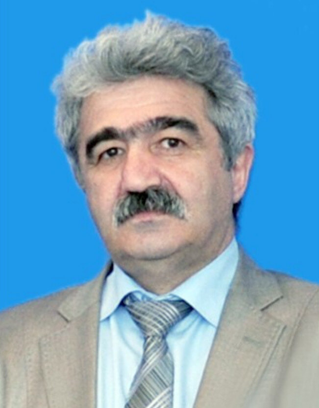 На фото: Адиль Искендерович Асадов. 