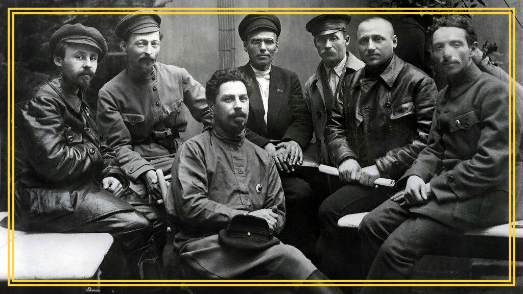 Дзержинский среди сослуживцев. Яндекс картинки
