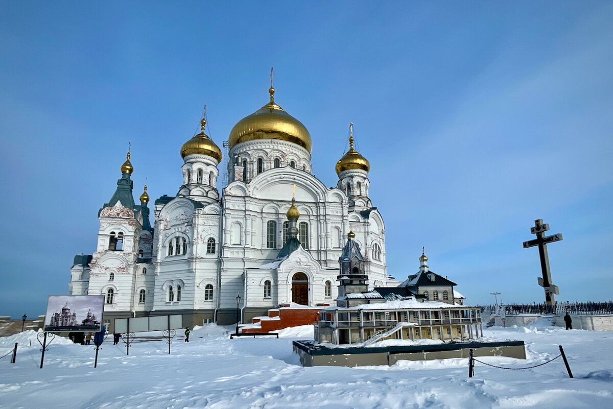 Самый большой храм Пермского края – Белогорский монастырь | Max Travel |  Дзен