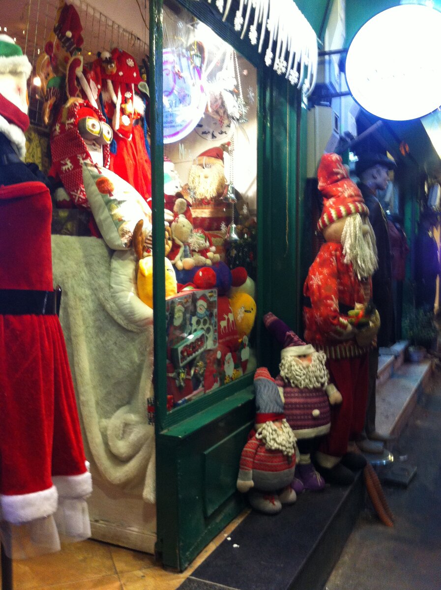 Магазин в Ханое возле которого меня высадили. SunTravel (с)