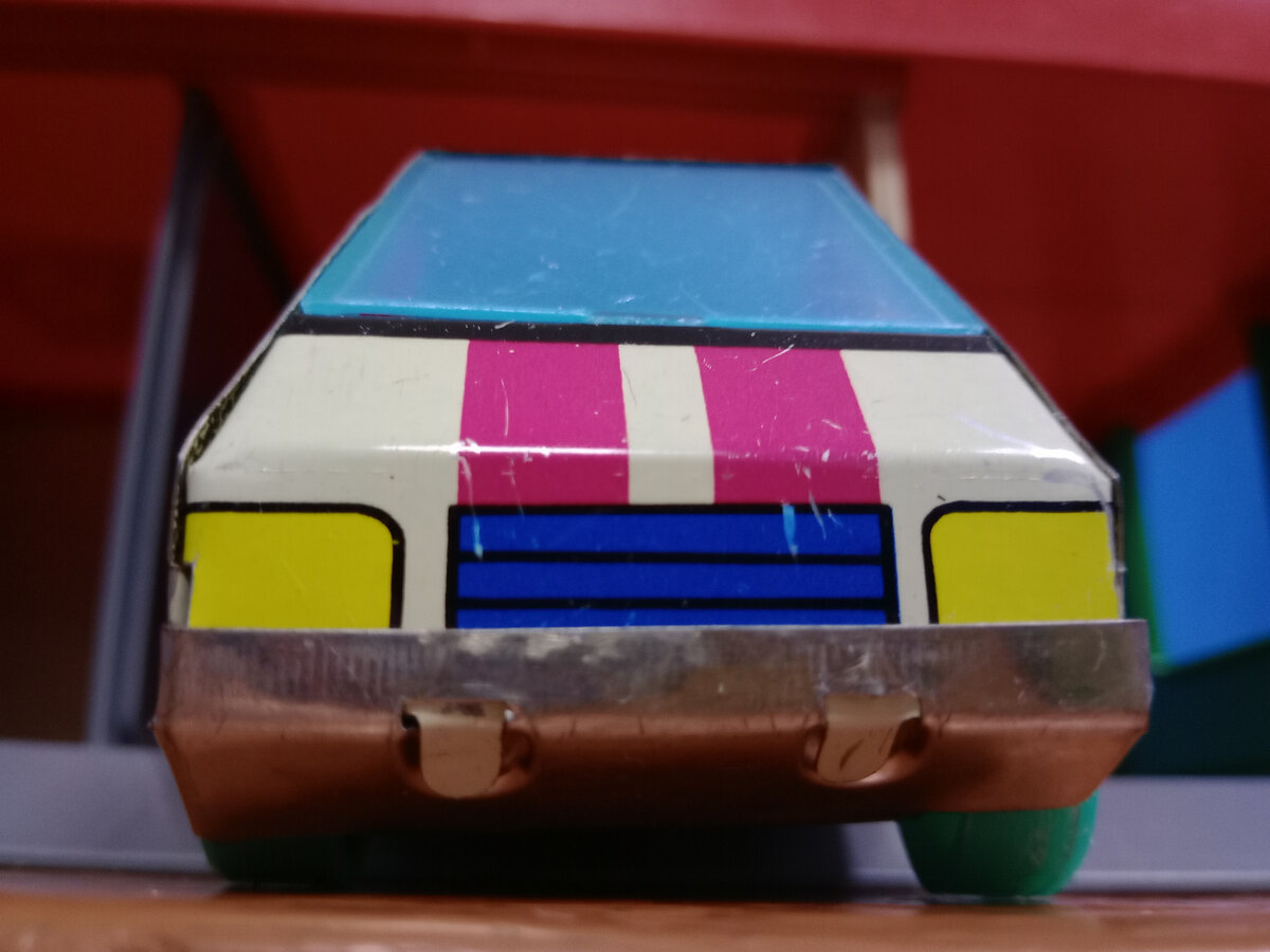 Мой экземпляр: металлическая машинка «Триг»