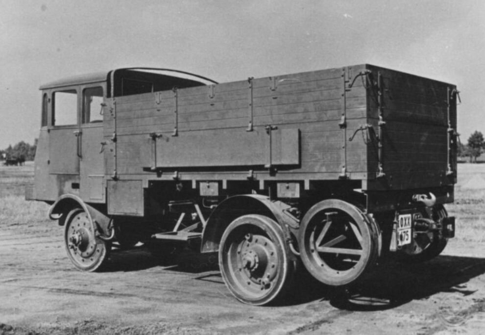    Один из идейных предшественников Unimog – ŠKODA KT4 (1932)