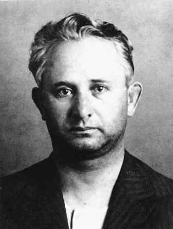 Рейф Игнатий Яковлевич (1902—1938), советский разведчик, заместитель резидента в Лондоне, капитан государственной безопасности . Когда по рекомендации Кима Филби к работе на советскую разведку удалось привлечь Дональда Маклейна, именно Рейф стал его первым куратором.