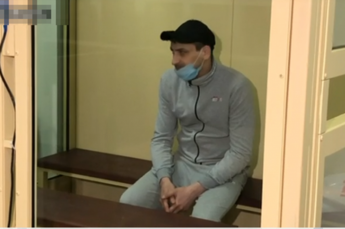    Один из братьев Марьенко на скамье подсудимых.