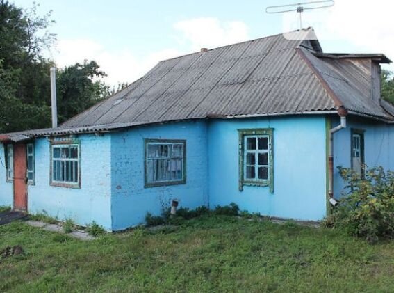 Очень старый саманный дом