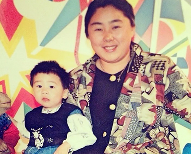 Фото из открытых источников. Анита Цой с сыном Сергеем