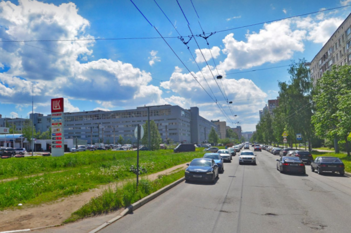    Улица Есенина в районе той самой заправки.