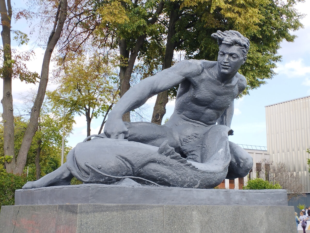 Скульптурная композиция "Вода" (ФОТО АВТОРА)