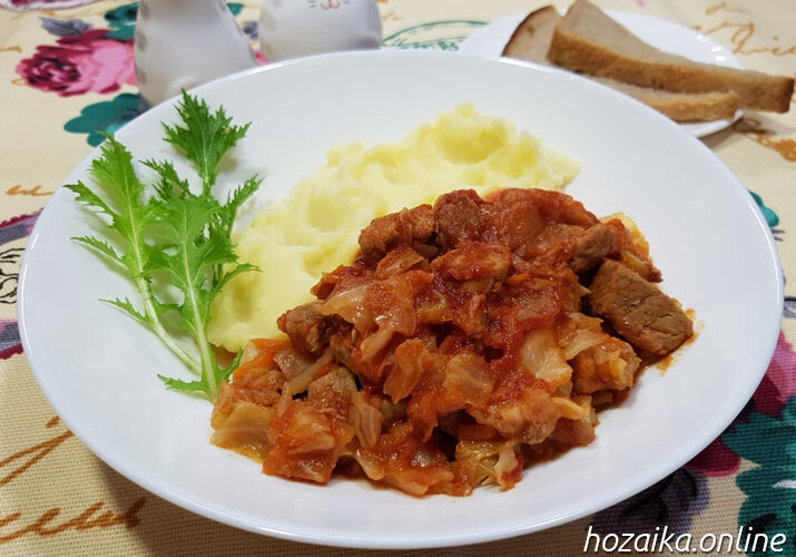 Тушеная капуста с картофельным пюре