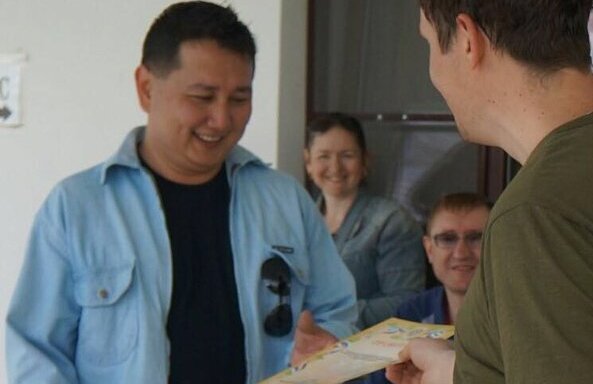 Информация на бумаге - всегда перед глазами и напоминает о себе.   