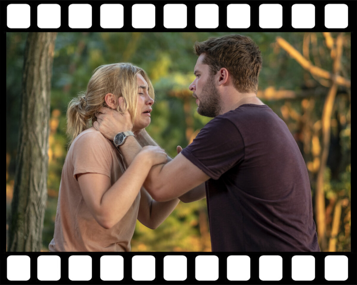Кадр из фильма: Солнцестояние/Midsommar