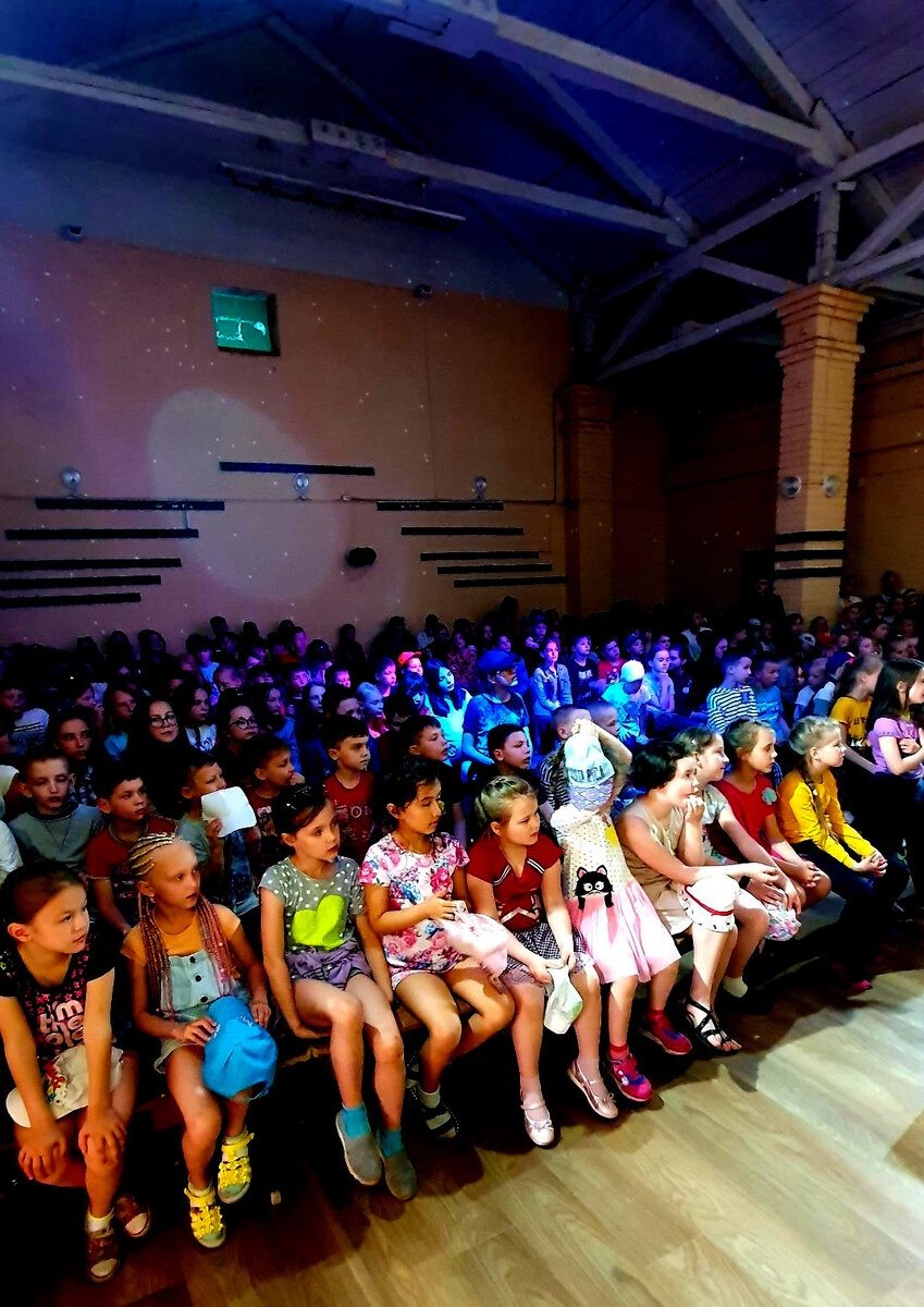 Пресс-конференция с Администрацией Лагеря. Пионеры лицом к лицу с руководителями)