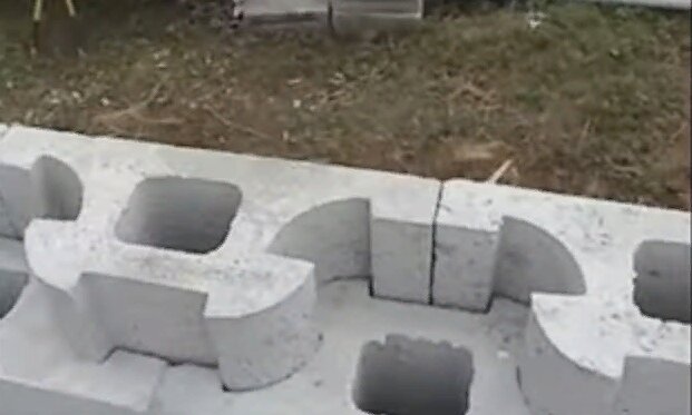 Новые строительные материалы: пазогребневые блоки для безрастворной кладки