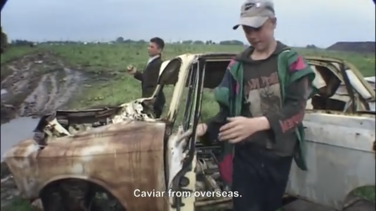 Катаются на старой машине