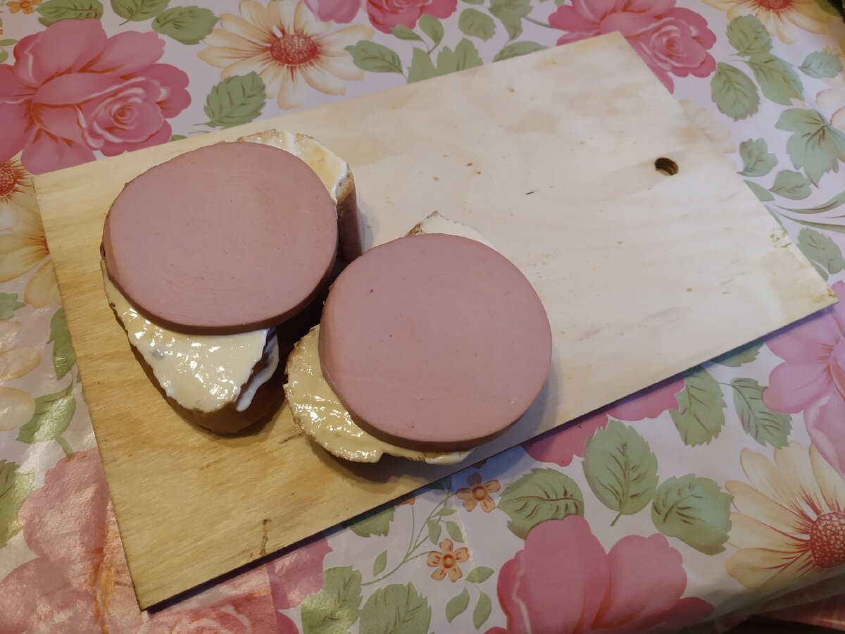 банальные бутеры моего мужа ( фото моё)