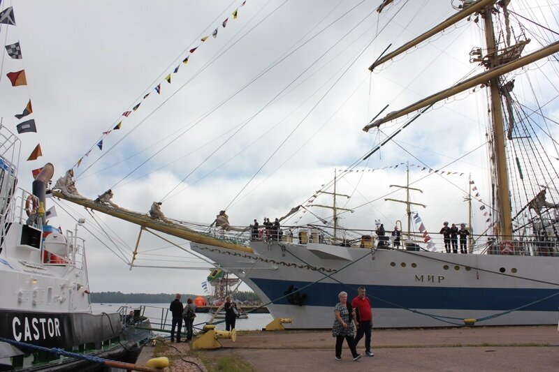 На "Мире" я участвовал в регате.