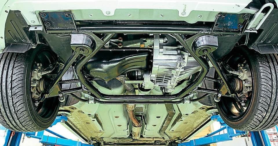   В этой статье поговорим о популярном российском автомобиле Lada Vesta. Он интересен по двум причинам: это прорывная новинка от «АвтоВАЗа» и доступная по цене модель.-2
