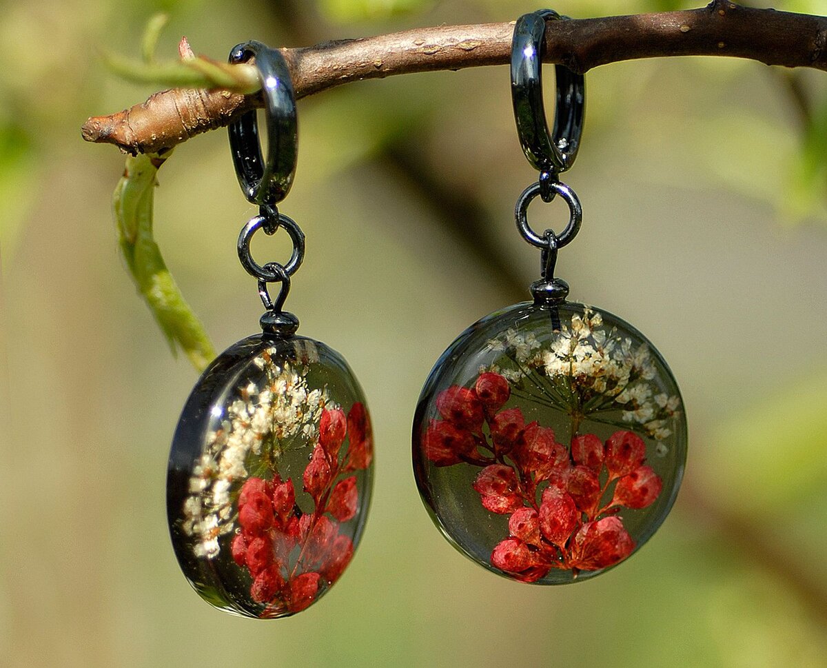 Эпоксидная смола серьги. Серьги эпоксидная смола и дерево. Серьги из эпоксидной силы. Украшения из эпоксидной смолы. Украшения из эпоксидной смолы.