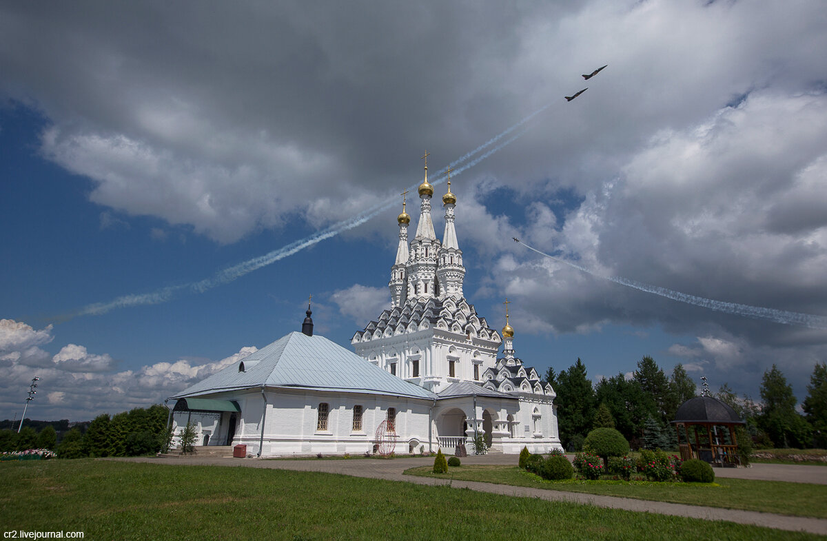 Жемчужина Вязьмы - церковь Одигитрии 17-го века. Занесена в список культурного наследия ЮНЕСКО. Смоленская область 