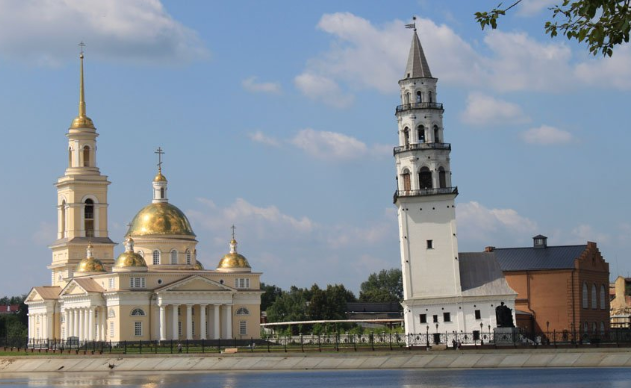 Невьянская падающая башня. Свердловская область, город Невьянск