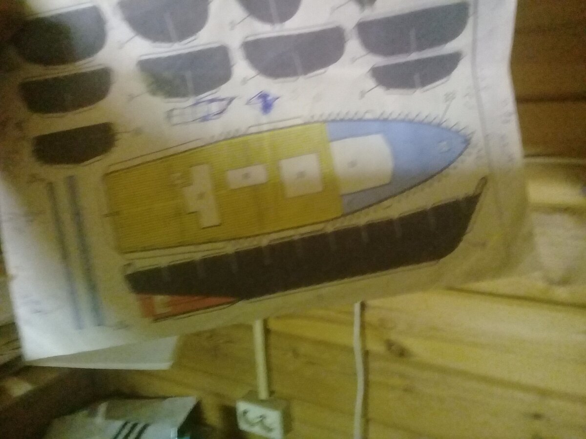 Чертеж  корабля  . Вид сверху и слевв.