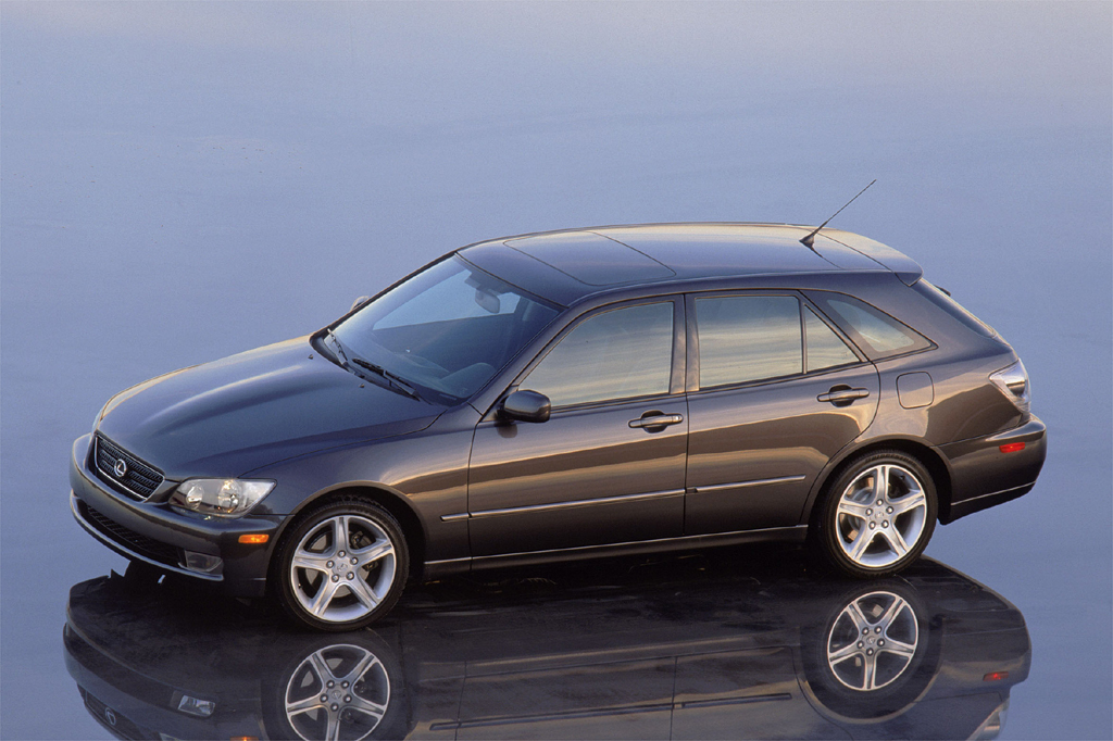 Lexus IS200 универсал. Фотография взята на сервисе Яндекс Картинки 