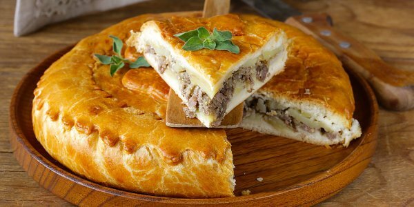 Курник аппетитный и ароматный русский пирог