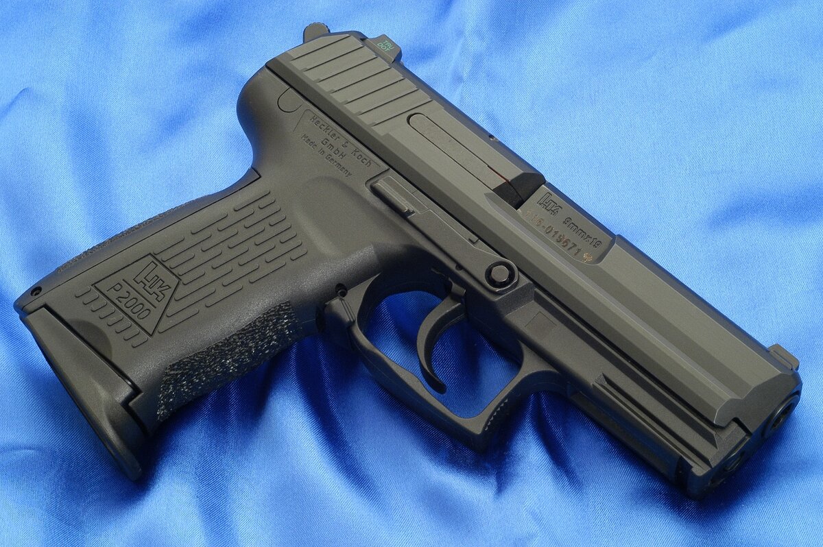 Heckler & Koch P2000 (9mmx19 mm)