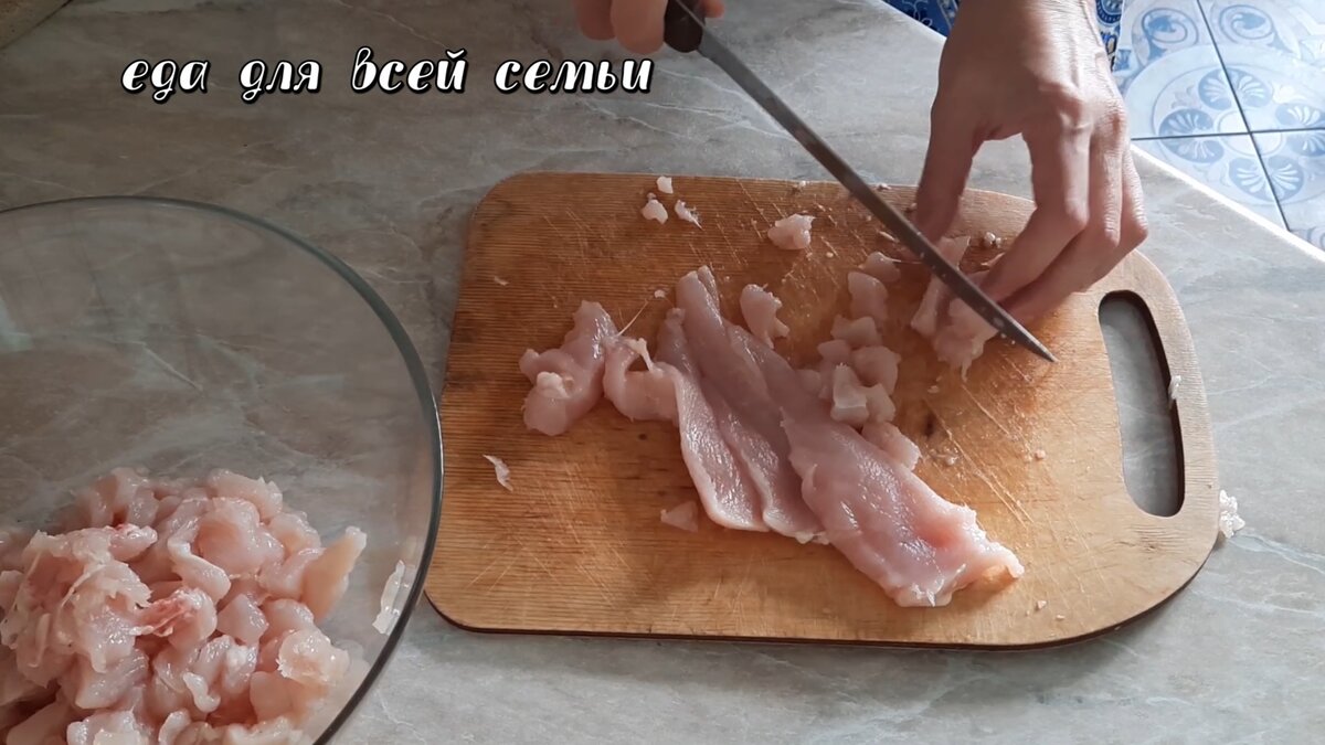 Лень было использовать мясорубку, поэтому рубленые отбивные получились вкуснее чем обычные котлеты.