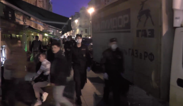 ФОТО: КАДР ИЗ ВИДЕО ГУ МВД ПО ПЕТЕРБУРГУ