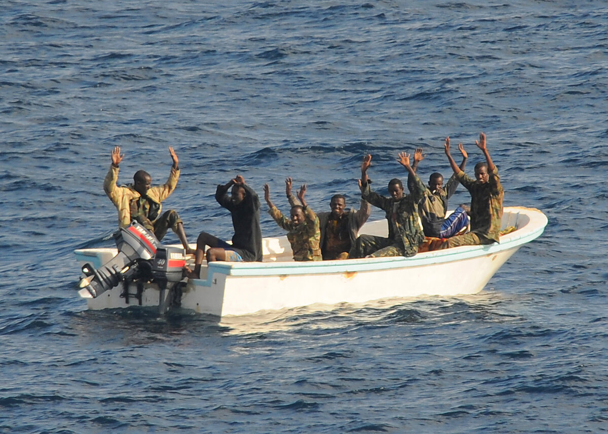 Такими пираты были сначала
Источник:https://upload.wikimedia.org/wikipedia/commons/0/00/Combined_Task_Force_151_-_090211-N-1082Z-111.jpg