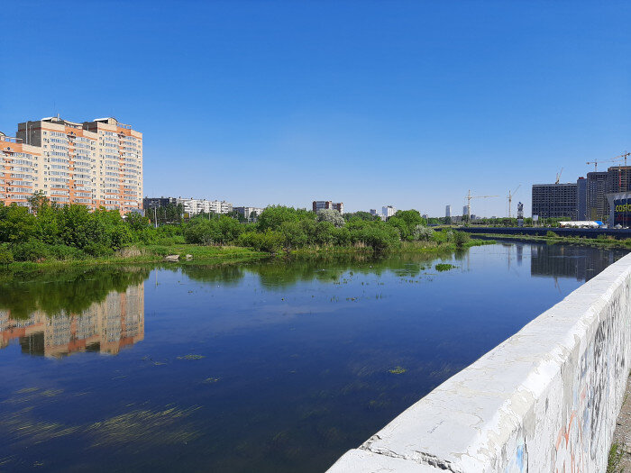   У нас ведь всё есть. Есть река.
