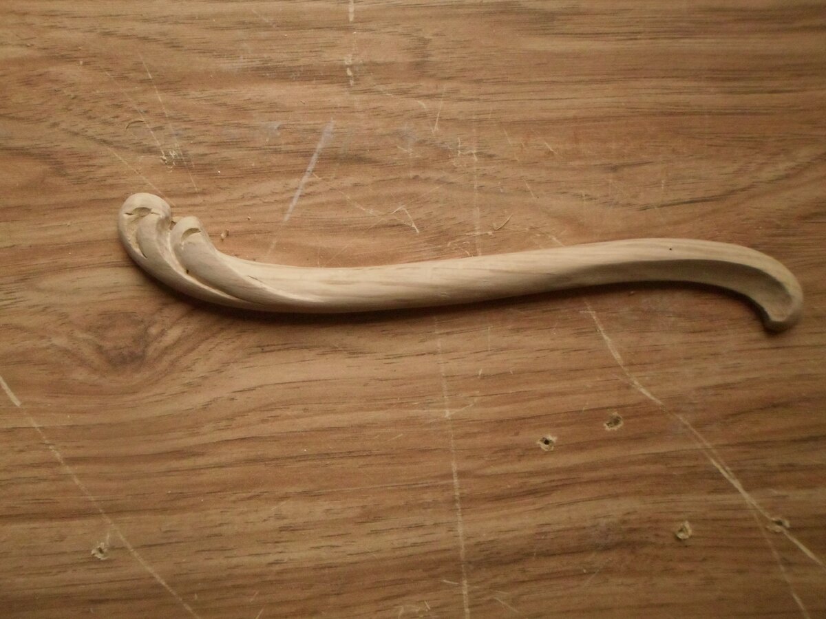 Резная накладка для мебели.