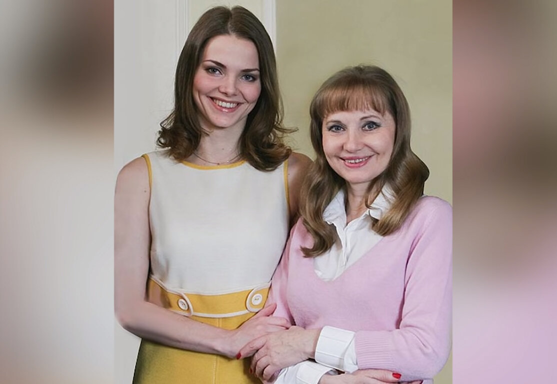 Лиза с мамой Ларисой Луппиан