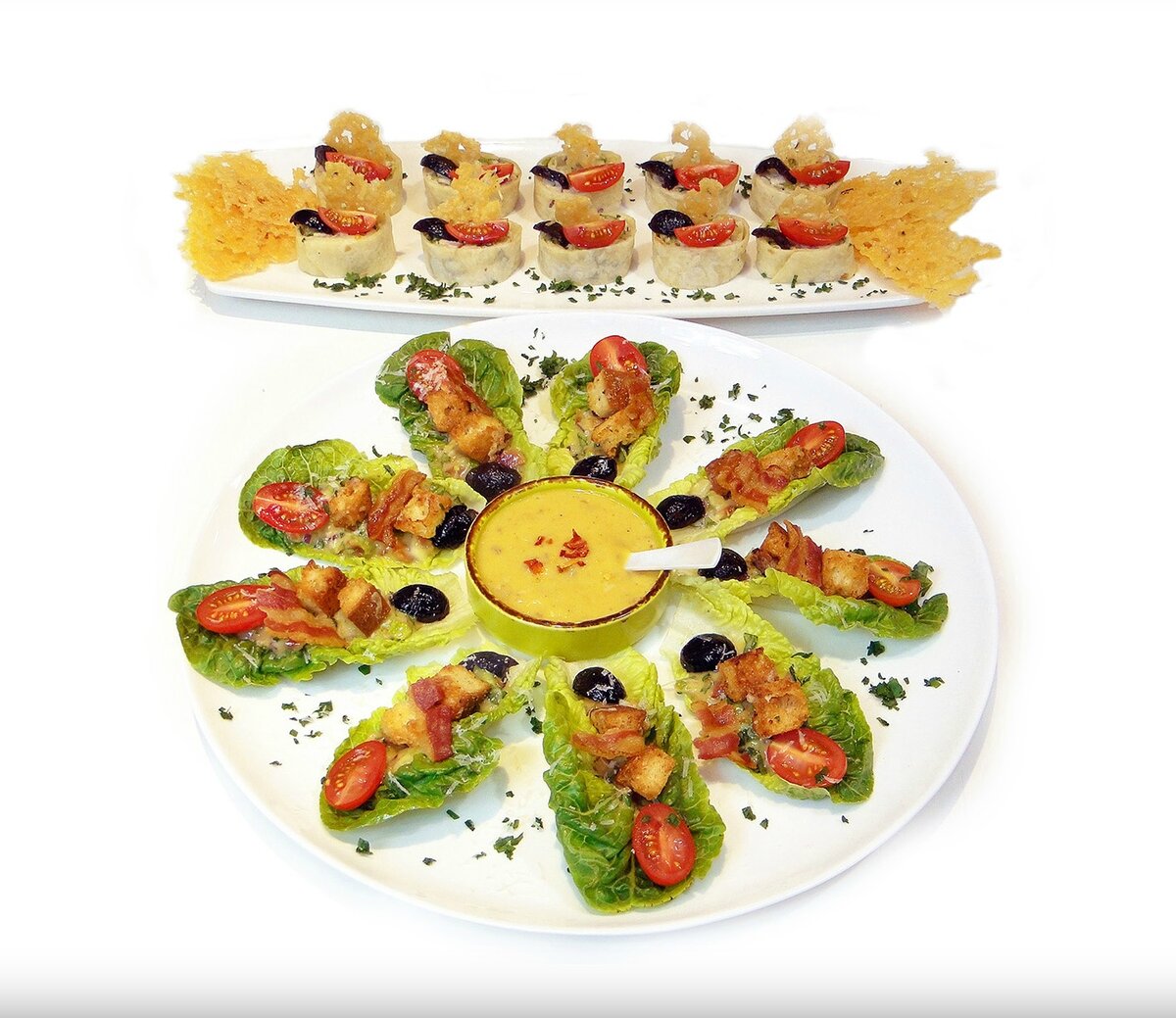 Друзья, Новый Год на носу, пора вам напомнить самый ВКУСНЫЙ и ПРАВИЛЬНЫЙ дрессинг для салата Цезарь. 