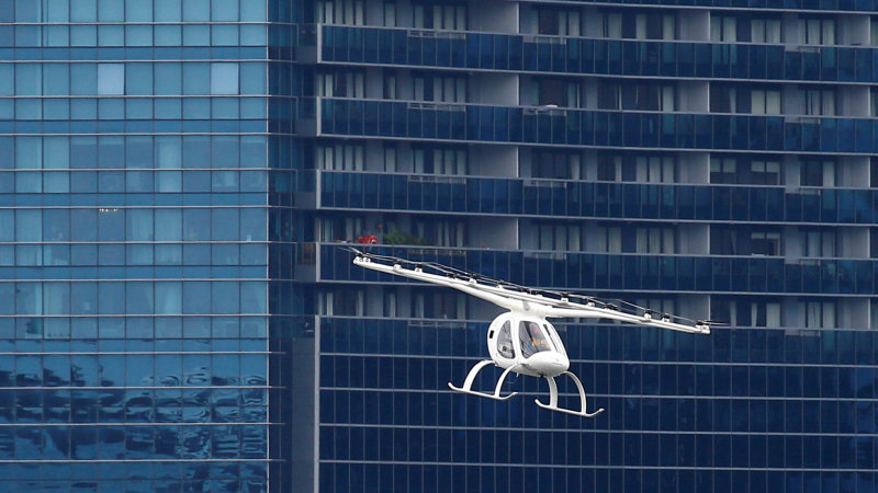 Volocopter на демонстрационном полете в Сингапуре в 2019 году. (Associated Press)