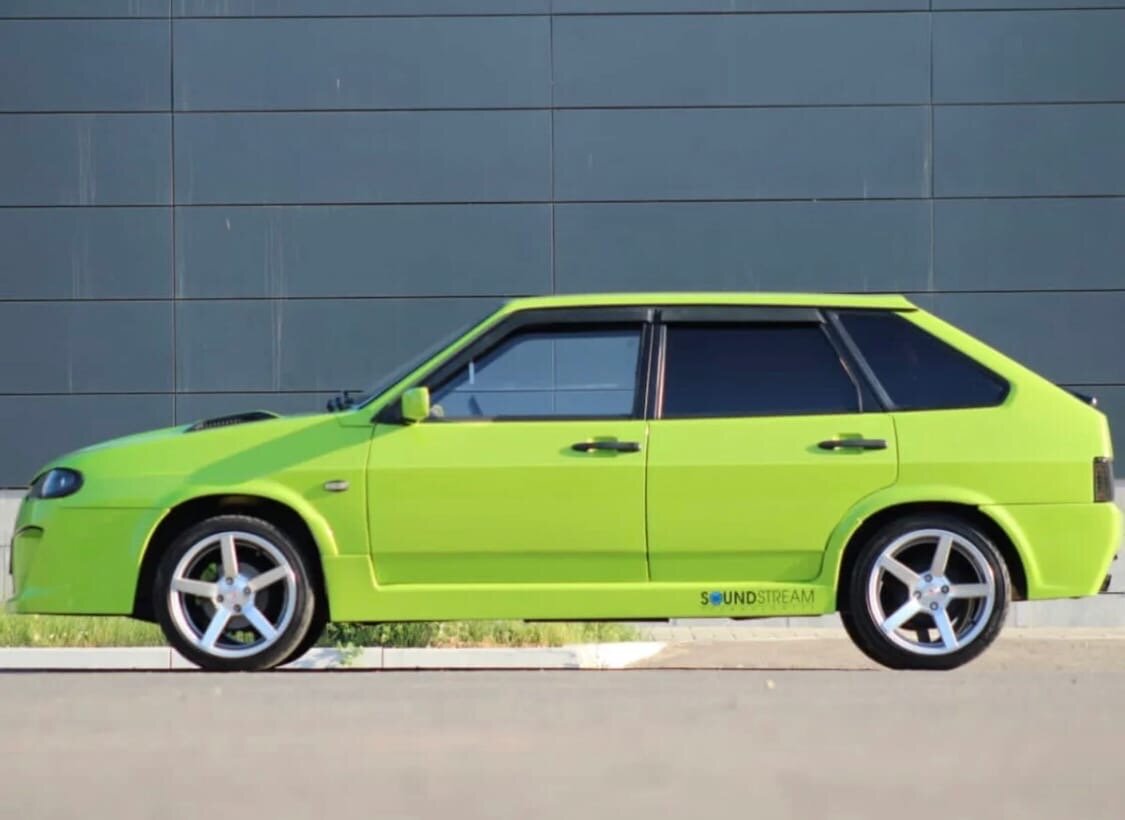 Диски подобные я не нашел, есть очень похожие диски RaceReady, но условимся по их цене, что стоимость каждого диска 7 000 рублей + 6000 рублей за баллон резины с высоким индексом скорости и спортивным протектором - получаем в итоге 52 000 за колеса.