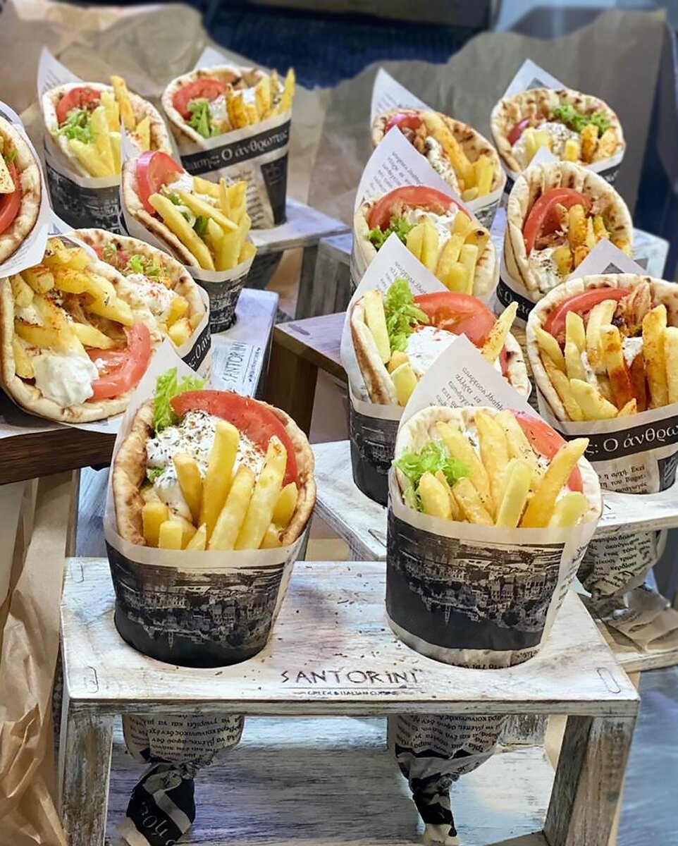 Сувлаки (фото из инстаграм @santorinisochi)