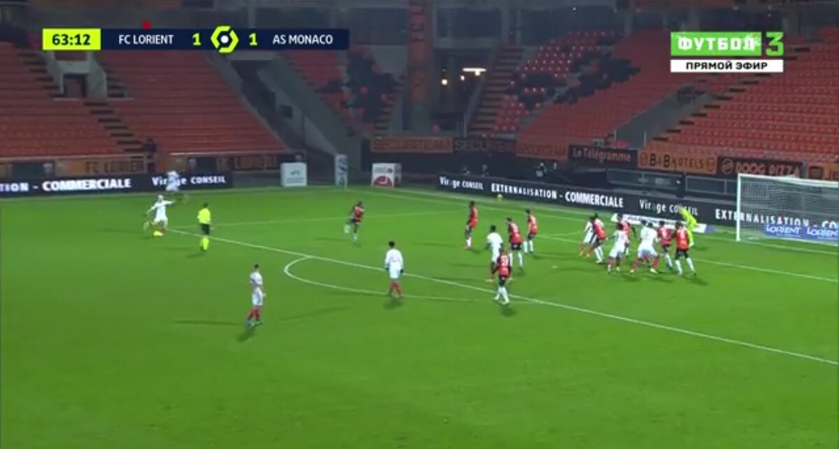 Через 2 секунды мяч окажется в сетке