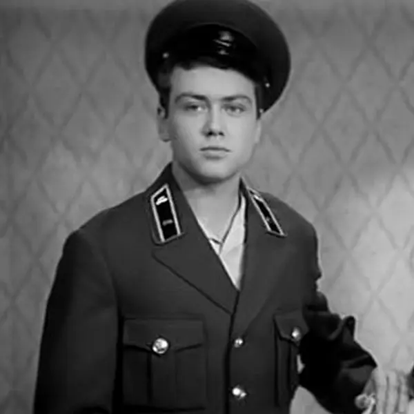 Александр воеводин биография личная жизнь Александр Воеводин в свои 70 лет продолжает играть на сцене. Как сложилась судьб